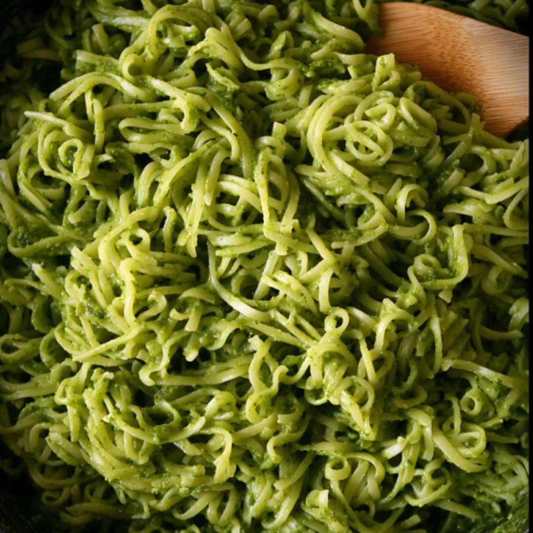 healthy-pasta-sauce-green-closeup.jpg creamy green healthy pasta sauce in bowl